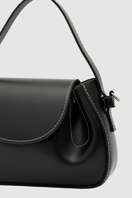Lover Oval Crossbody Bag -Black