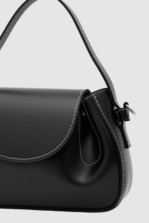 Lover Oval Crossbody Bag -Black